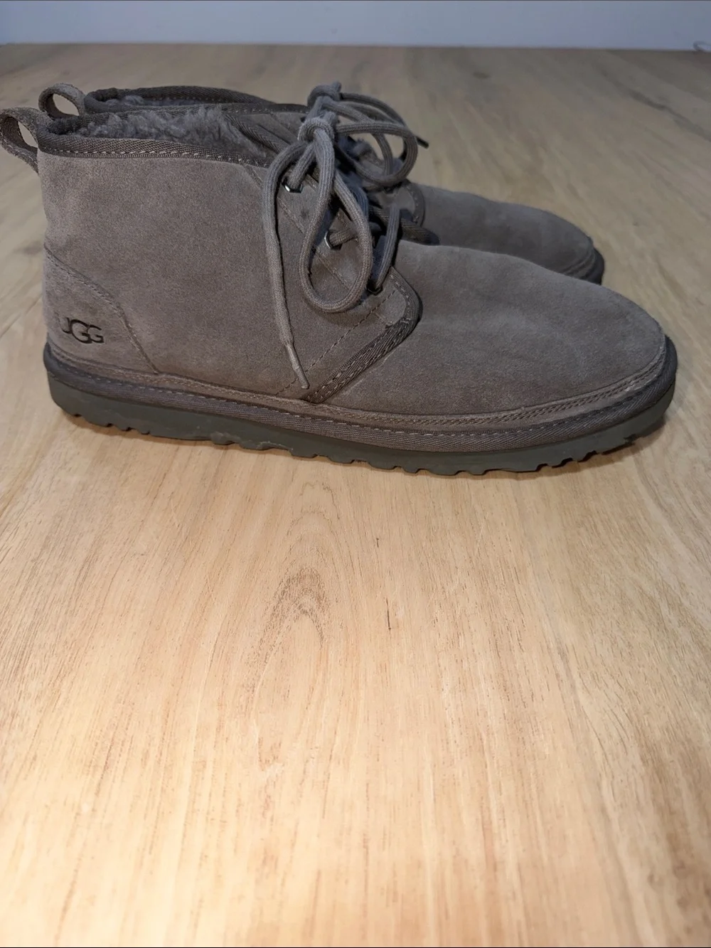 UGG Neumel Charcoal Grey Suede Sheepskin Chukka Ankle Boots Shoes Size US 11 Men